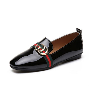 Akexiya 2019 Brand Women Ladies Shoes Flat Loafers Slip on Patent Leather Boat Shoes Woman PU Leather Casual Female Shoes Flat
