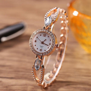 Women's Bracelet Watches Quartz Wrist Watch  Women Casual Round Shape Rhinestone Buckle Closure Analog  Quartz Wristwatch